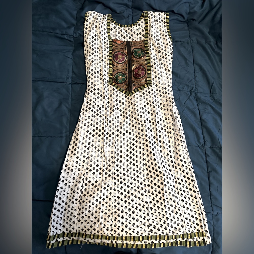 Indian ethic wear, thrifted, size S
